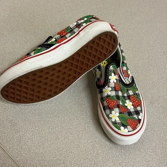 Girls tennis shoes - Picture 2 of 3